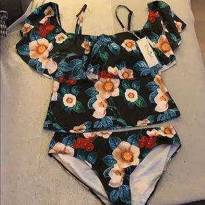 NET: Woman’s Cap-sleeved tankini